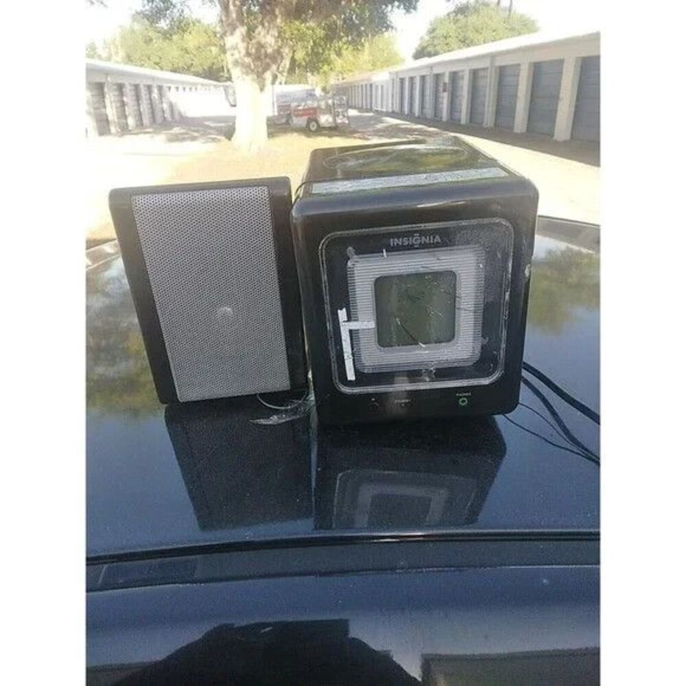 INSIGNIA NS-A1112 CD player Compact Shelf System